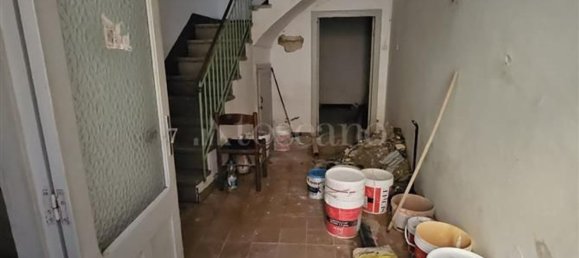 Дом с 2 комнатами в Озило, Италия № 178487 2