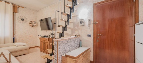 4 rooms Apartment in Santa Maria di Sala, Italy No. 54215 9