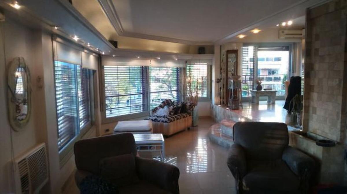 3 bedrooms Apartment in Buenos Aires, Argentina No. 75974