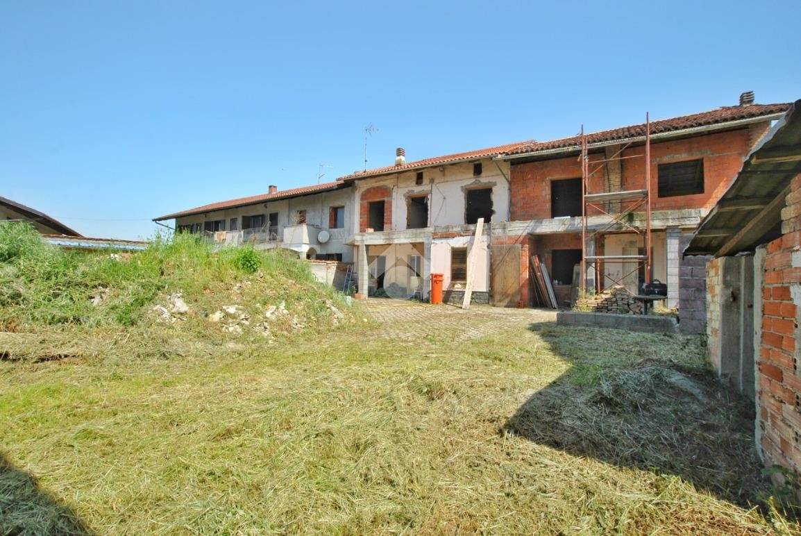 5-Zimmer Haus in Livorno Ferraris, Italy, Nr. 355972