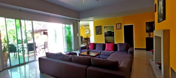 5 bedrooms Commercial property in Pattaya, Thailand No. 537 10