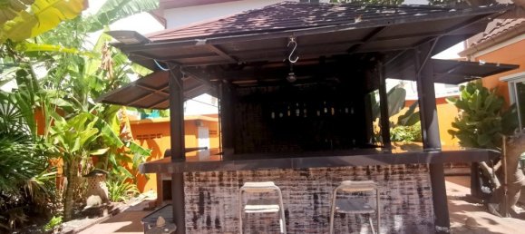 5 bedrooms Commercial property in Pattaya, Thailand No. 537 13