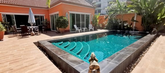 5 bedrooms Commercial property in Pattaya, Thailand No. 537 16