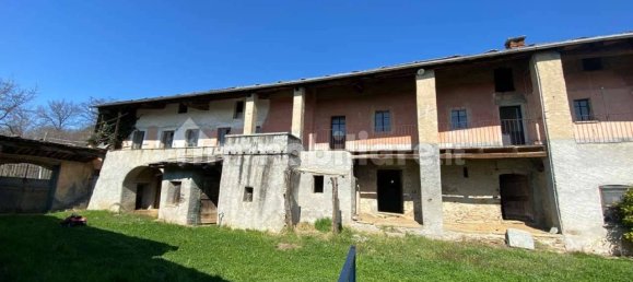 5 bedrooms House in Luserna San Giovanni, Italy No. 174953 5