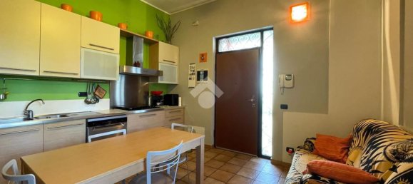 2-salle Appartement à Monza, Italy No. 289882 5