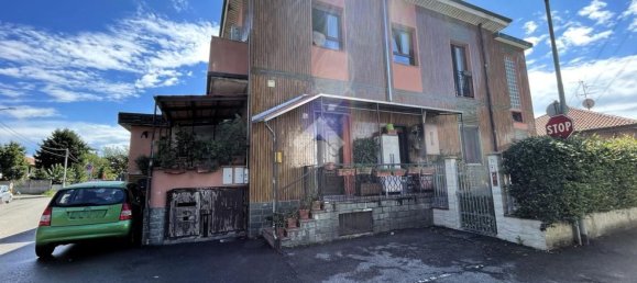 2-salle Appartement à Monza, Italy No. 289882 13