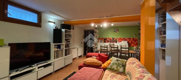 2-salle Appartement à Monza, Italy No. 289882 18