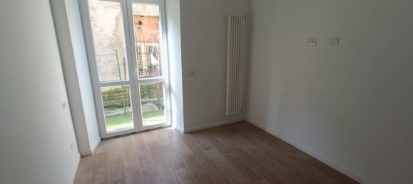3 rooms Apartment in Como, Italy No. 41302 3
