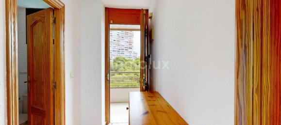 4 bedrooms Apartment in Alicante, Spain No. 188225 3