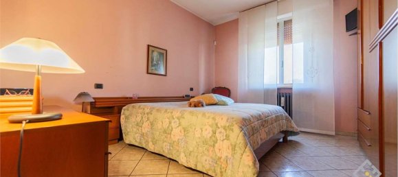 6 rooms Apartment in Novara, Italy No. 129645 26