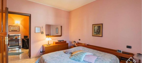 6 rooms Apartment in Novara, Italy No. 129645 27