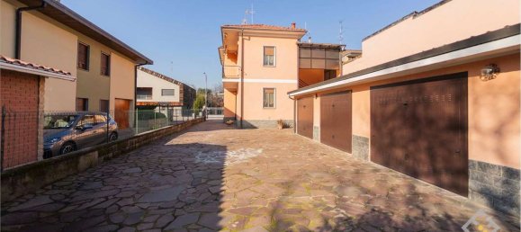 6 rooms Apartment in Novara, Italy No. 129645 6