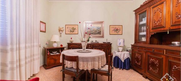 6 rooms Apartment in Novara, Italy No. 129645 11