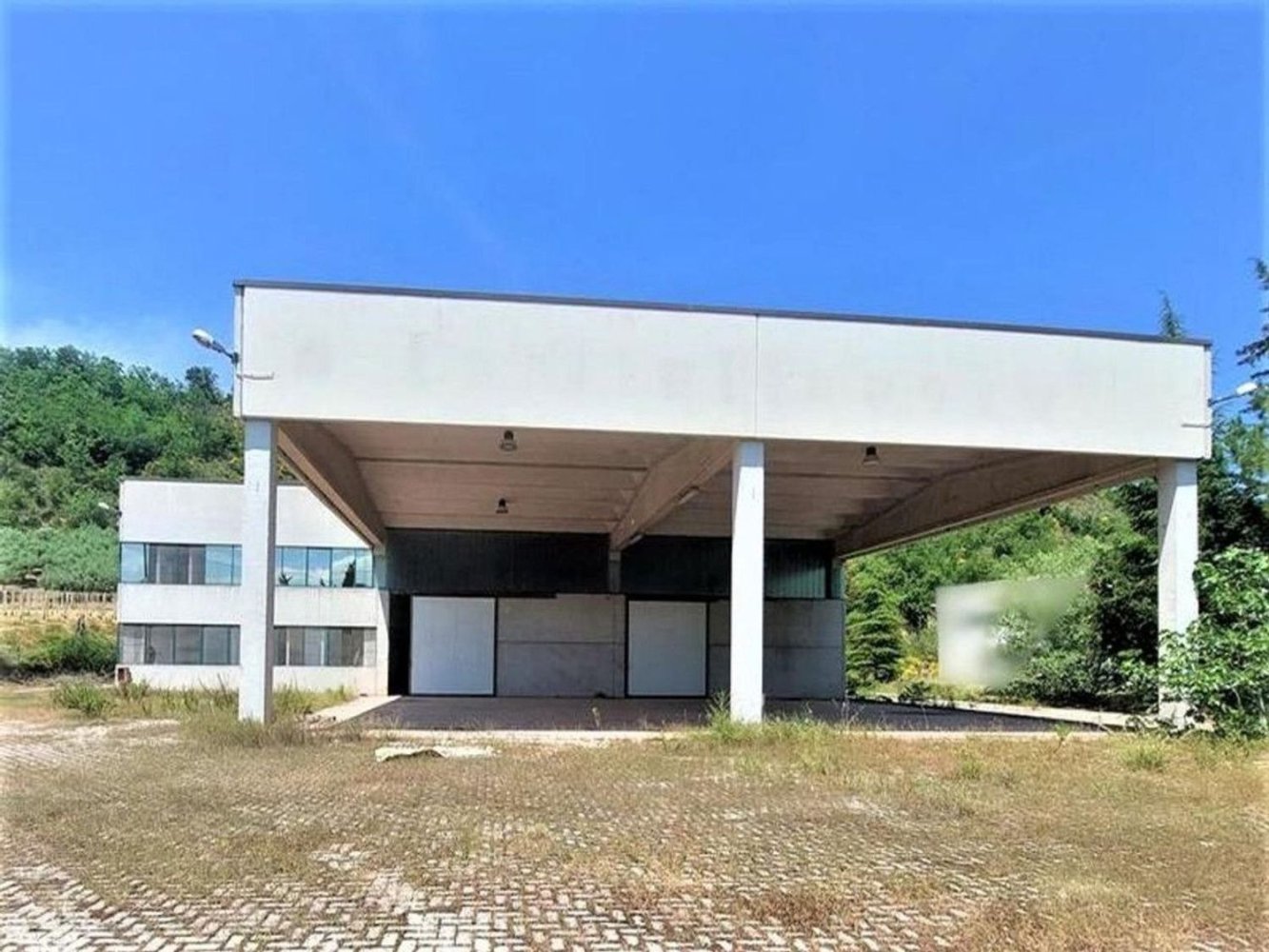 1724m² Warehouse in Giuliano Teatino, Italy No. 375610
