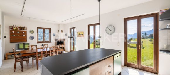 4غرفة فيلا في Maccagno con Pino e Veddasca, Italy رقم 334227 10