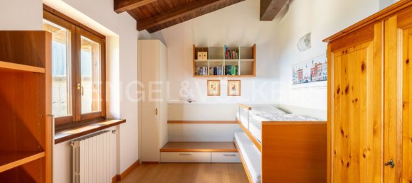 4غرفة فيلا في Maccagno con Pino e Veddasca, Italy رقم 334227 15