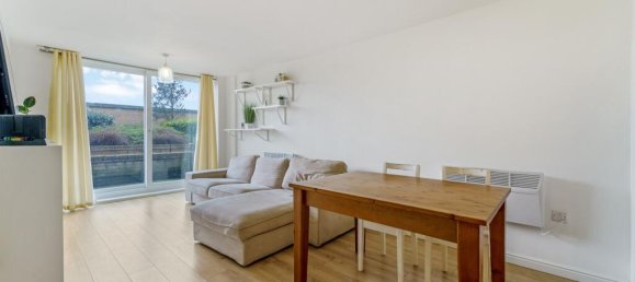 2 Schlafzimmer Wohnung in Feltham, United Kingdom, Nr. 9842 2