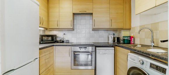 2 Schlafzimmer Wohnung in Feltham, United Kingdom, Nr. 9842 3