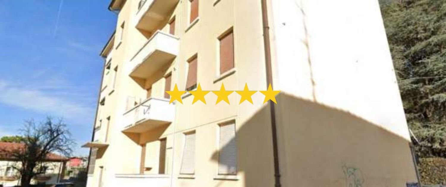 3غرفة شقة في Malnate, Italy رقم 5401