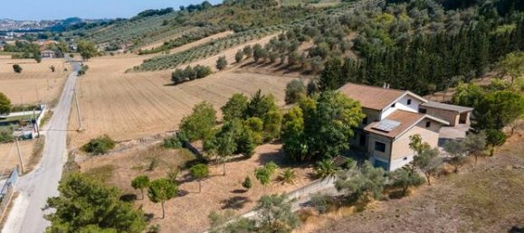 450m² Land in Collecorvino, Italy No. 291216 2