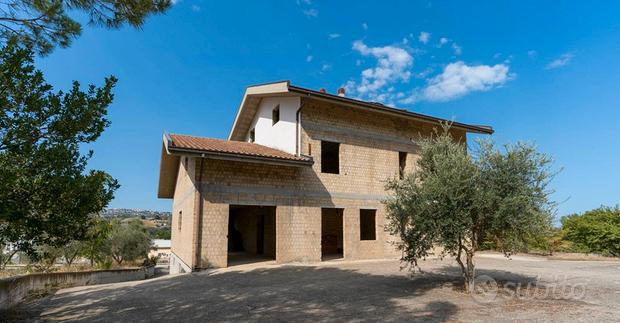 450m² Land in Collecorvino, Italy No. 291216