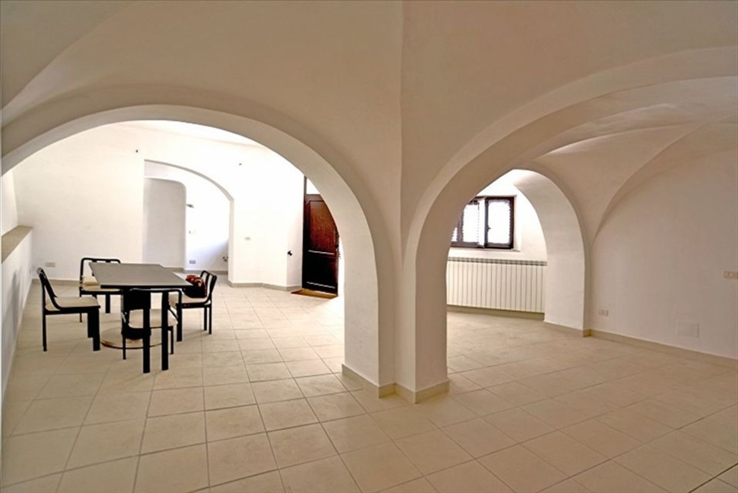 2-salle Propriété commerciale à Chieti, Italy No. 142541