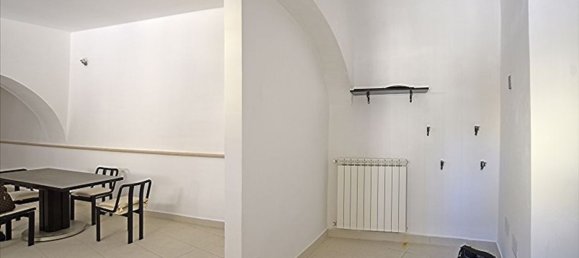 2-salle Propriété commerciale à Chieti, Italy No. 142541 2