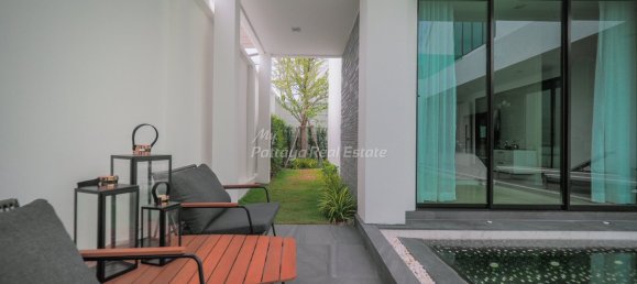 3 bedrooms Bungalow in Pattaya, Thailand No. 8946 4