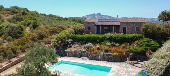 Apartamento de 3 dormitorios en Arzachena, Italy No. 60018 3