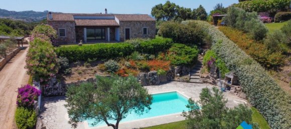 Apartamento de 3 dormitorios en Arzachena, Italy No. 60018 36