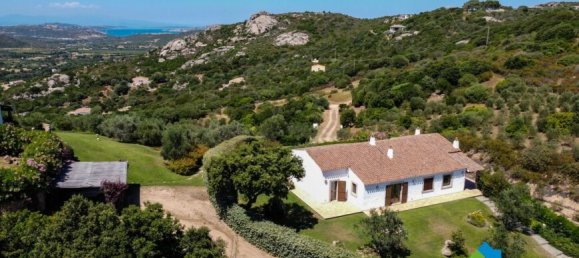 Apartamento de 3 dormitorios en Arzachena, Italy No. 60018 33