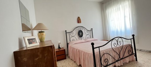 5 rooms Apartment in Trani, Italy No. 251179 5