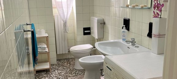 5 rooms Apartment in Trani, Italy No. 251179 8
