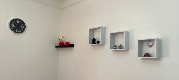 5 rooms Apartment in Trani, Italy No. 251179 4