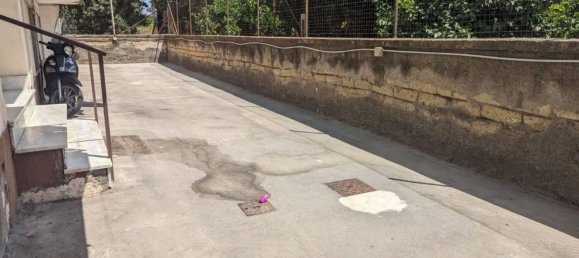 4 rooms Apartment in Torre Annunziata, Italy No. 171983 6