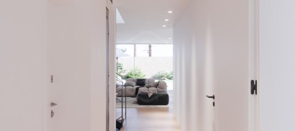 5 bedrooms Villa in Cascais, Portugal No. 171498 3