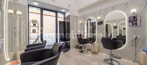 4 rooms Commercial property in Rome, Italy No. 296745 2