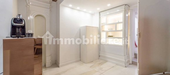 4 rooms Commercial property in Rome, Italy No. 296745 9