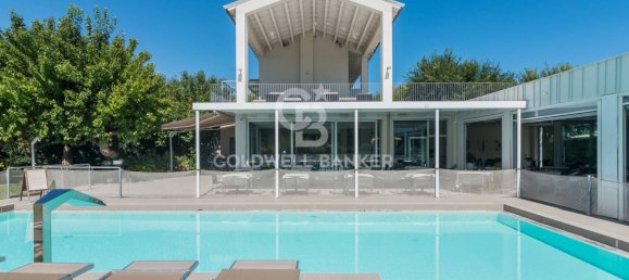 3850m² Building in Fano, Italy No. 372519 3