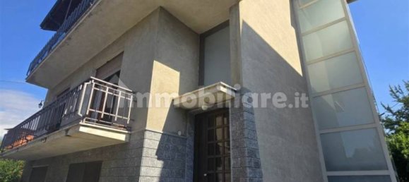 4 bedrooms Villa in Vigliano Biellese, Italy No. 355612 4