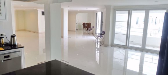 4 bedrooms Condo in Pattaya, Thailand No. 5327 6