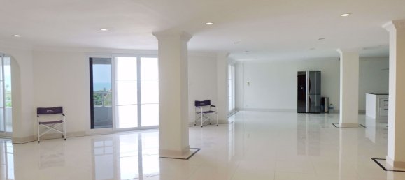4 bedrooms Condo in Pattaya, Thailand No. 5327 3