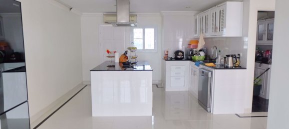 4 bedrooms Condo in Pattaya, Thailand No. 5327 5