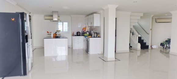 4 bedrooms Condo in Pattaya, Thailand No. 5327 4