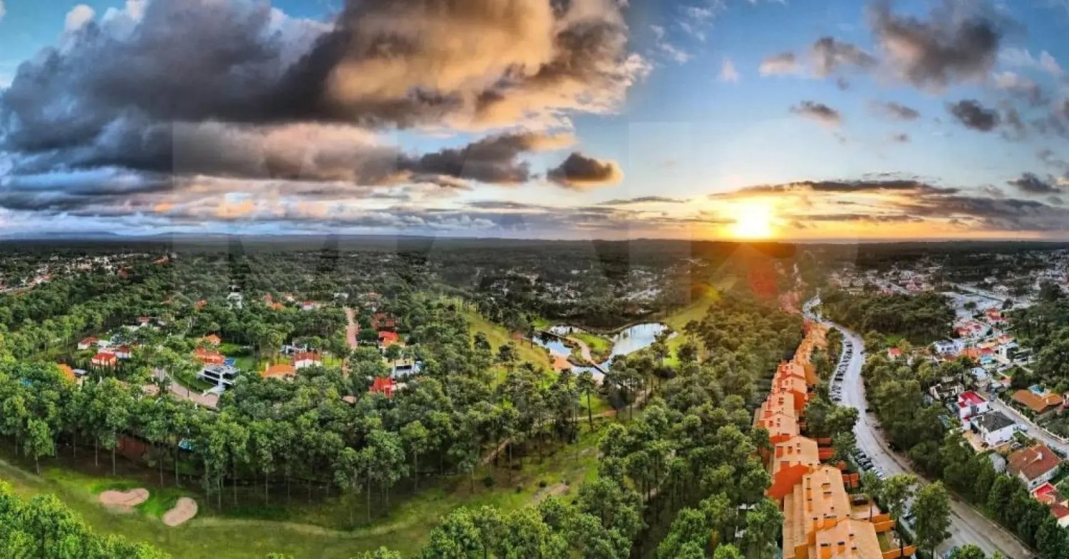  قطعة أرض في Almada, Portugal رقم 143929