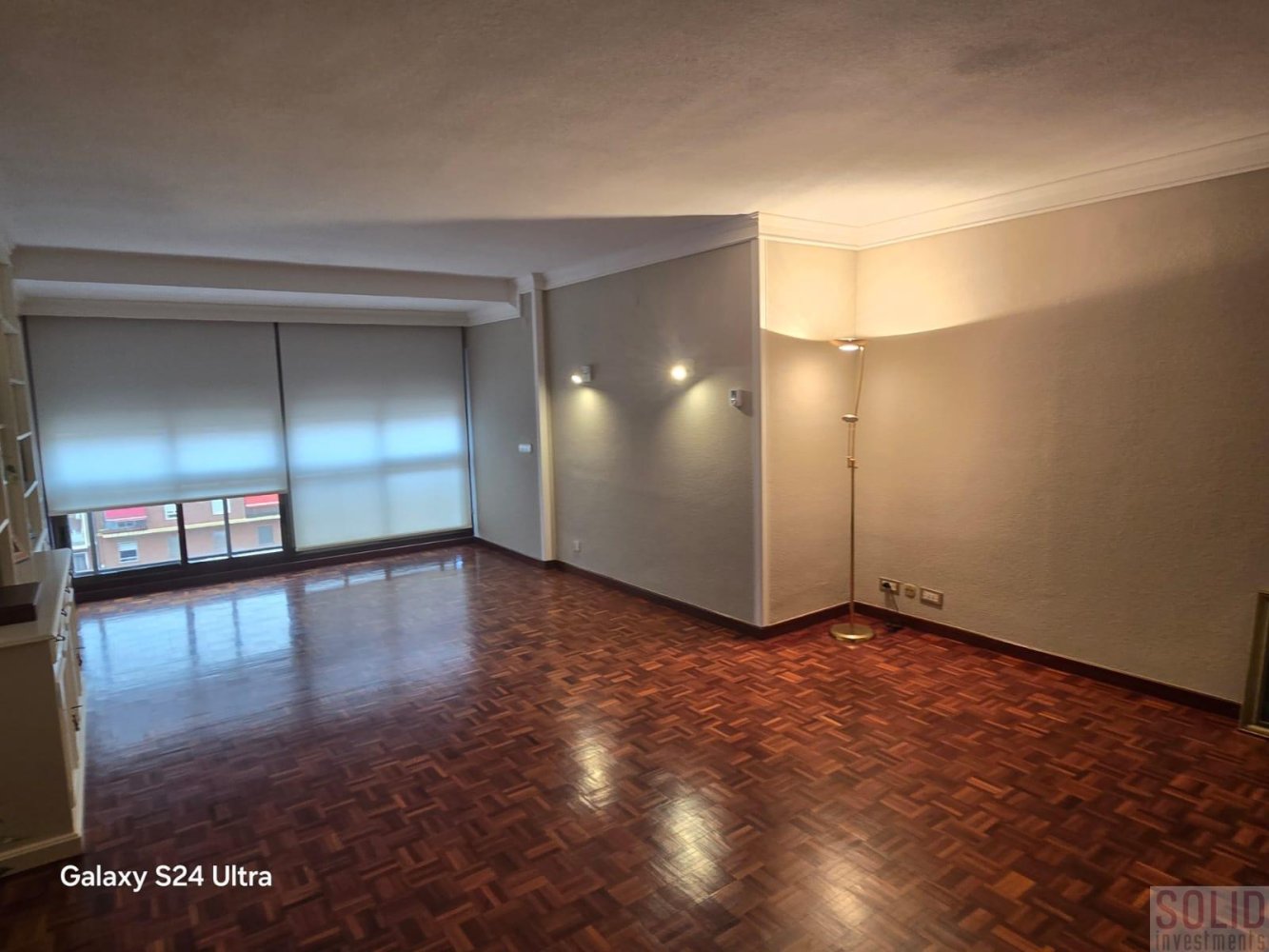 4 bedrooms Apartment in Valencia, Spain No. 165242