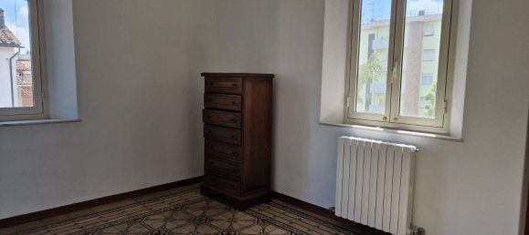 4 rooms Apartment in Lucca, Italy No. 48388 19
