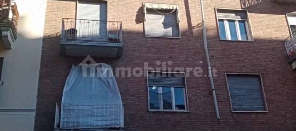 2 bedrooms Apartment in Turin, Italy No. 279979 5