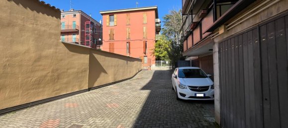 5 rooms Apartment in Bologna, Italy No. 195521 44