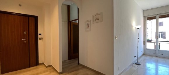 5 rooms Apartment in Bologna, Italy No. 195521 10